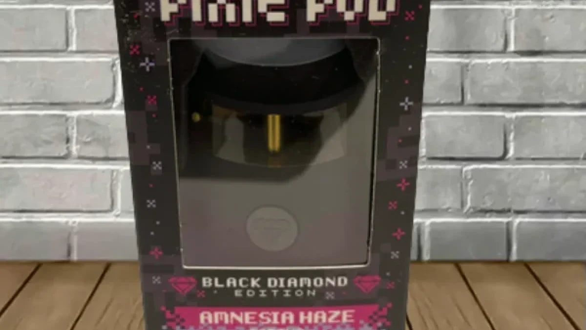 Pixie Dust Pixie Pod THCa + THCP Black Diamond Edition 4g Disposables
